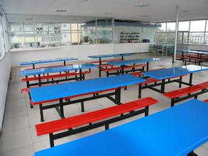 瀚达汽修学校食堂